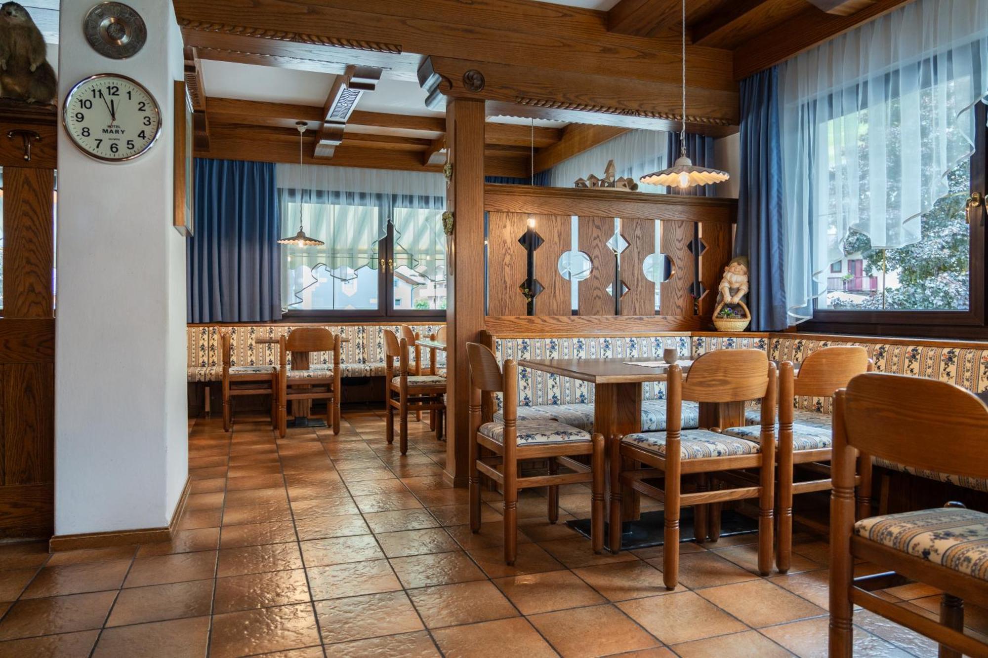 Hotel Mary Pozza di Fassa Exterior photo